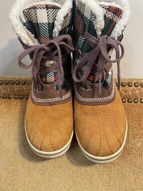 Sorel‎ Tivoli Waterproof Plaid Red and Brown Boots, Women’s Size 6.5, EUC